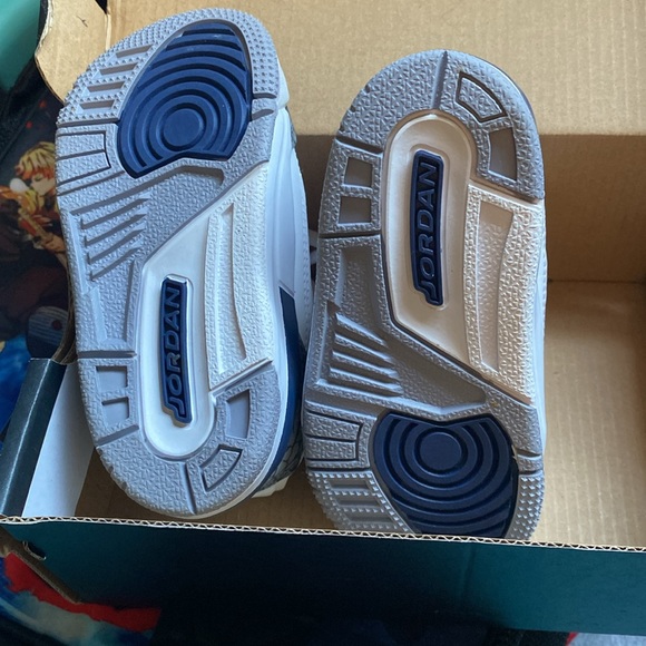 Retro Jordan 3s - Picture 2 of 4